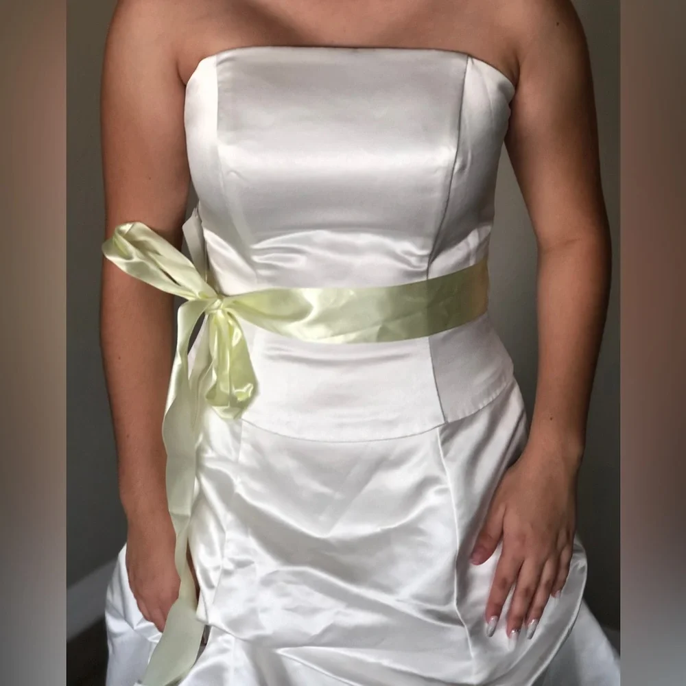 Women’s dress, new, size 10. White color - Picture 1 of 1
